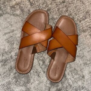 Universal Thread Sandals